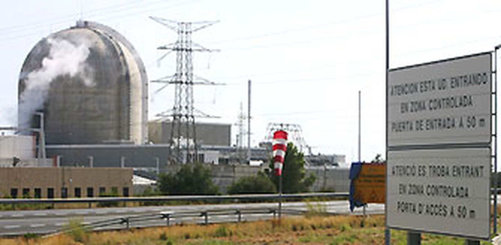 La central nuclear Vandellòs II estará parada "varias semanas" tras el incendio