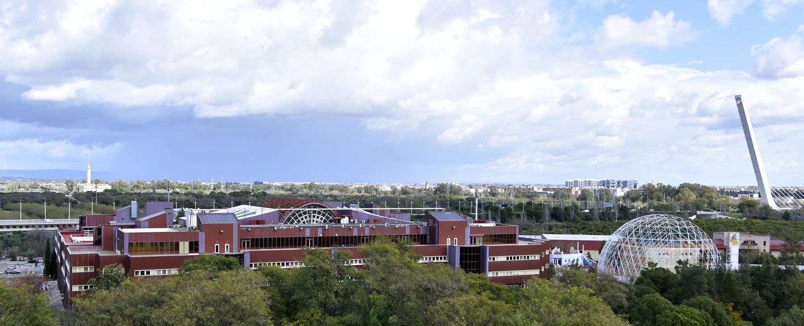 Escuela Técnica Superior de Ingeniería de la Universidad de Sevilla, situada en la isla de la Cartuja.