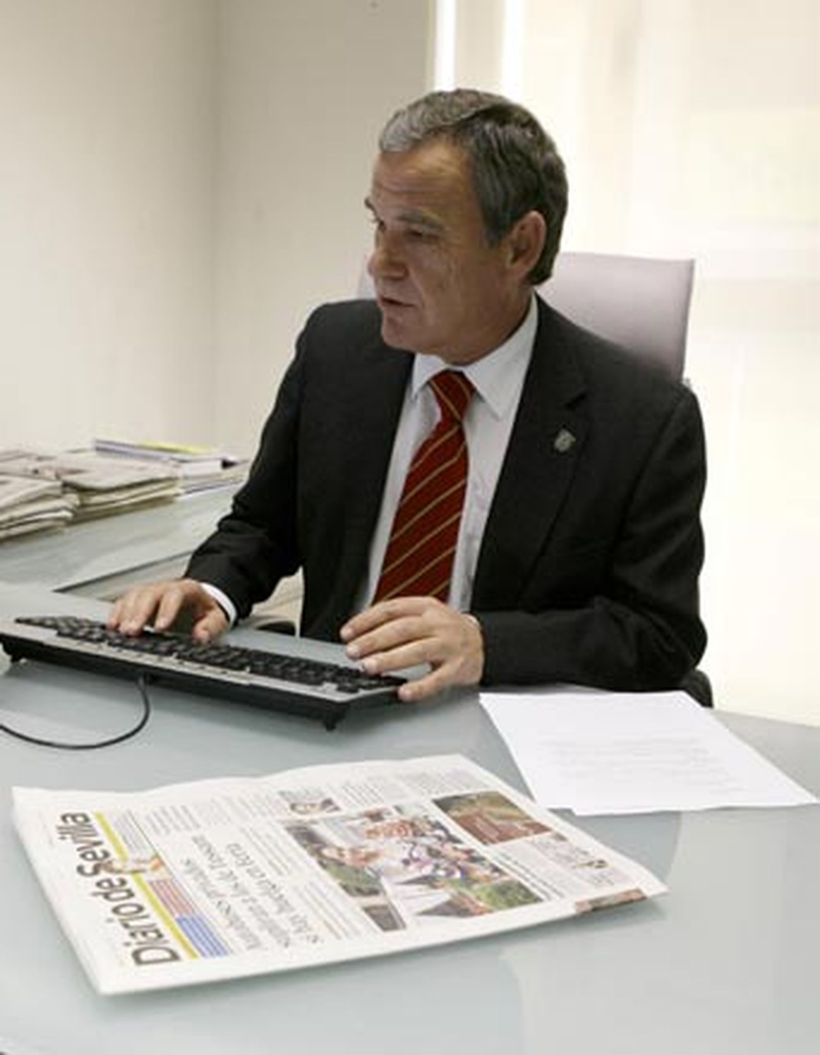 Juan Wic: "Antes de tres años debe estar finalizado el hospital"