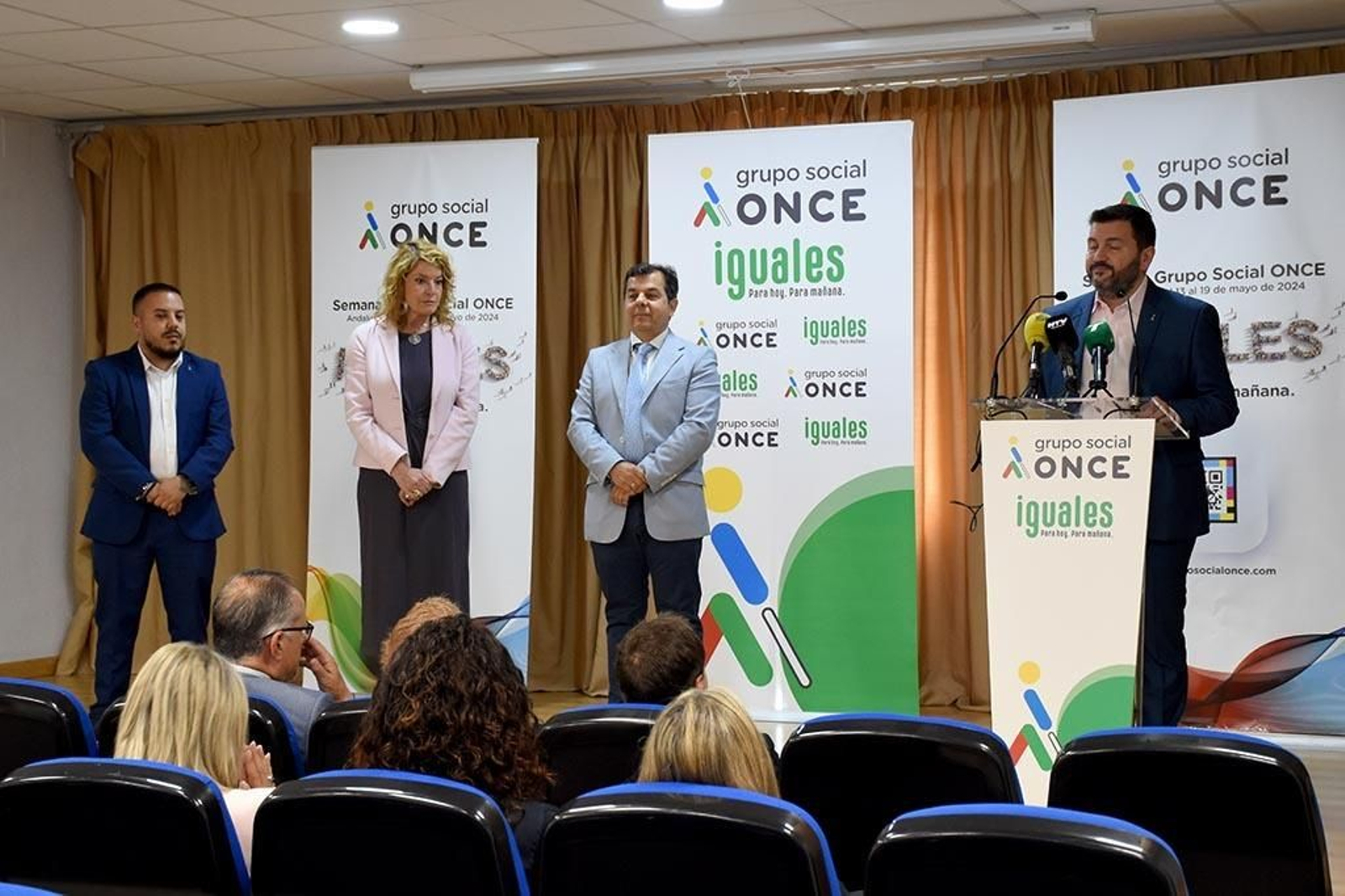 Inauguración de la Semana del Grupo Social ONCE y exposición de material educativo, braille y tiflotécnico