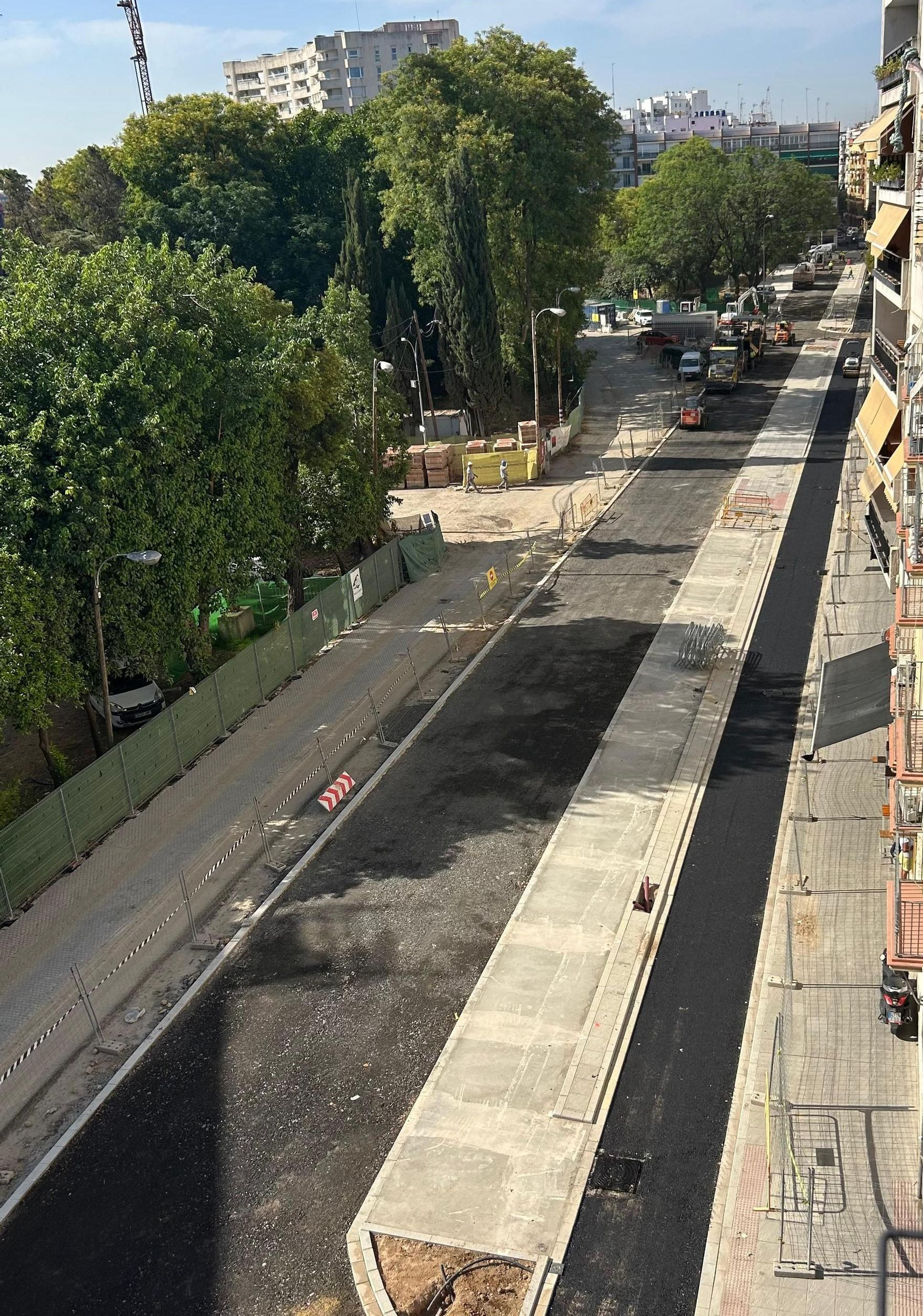 Vista general del nuevo aspecto que presenta la calle Juan Sebastián Elcano.