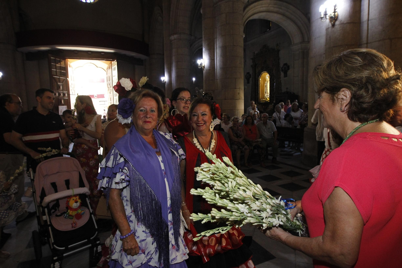 Fotogalería ofrenda floral a la Virgen del Mar. Feria de Almería 2019