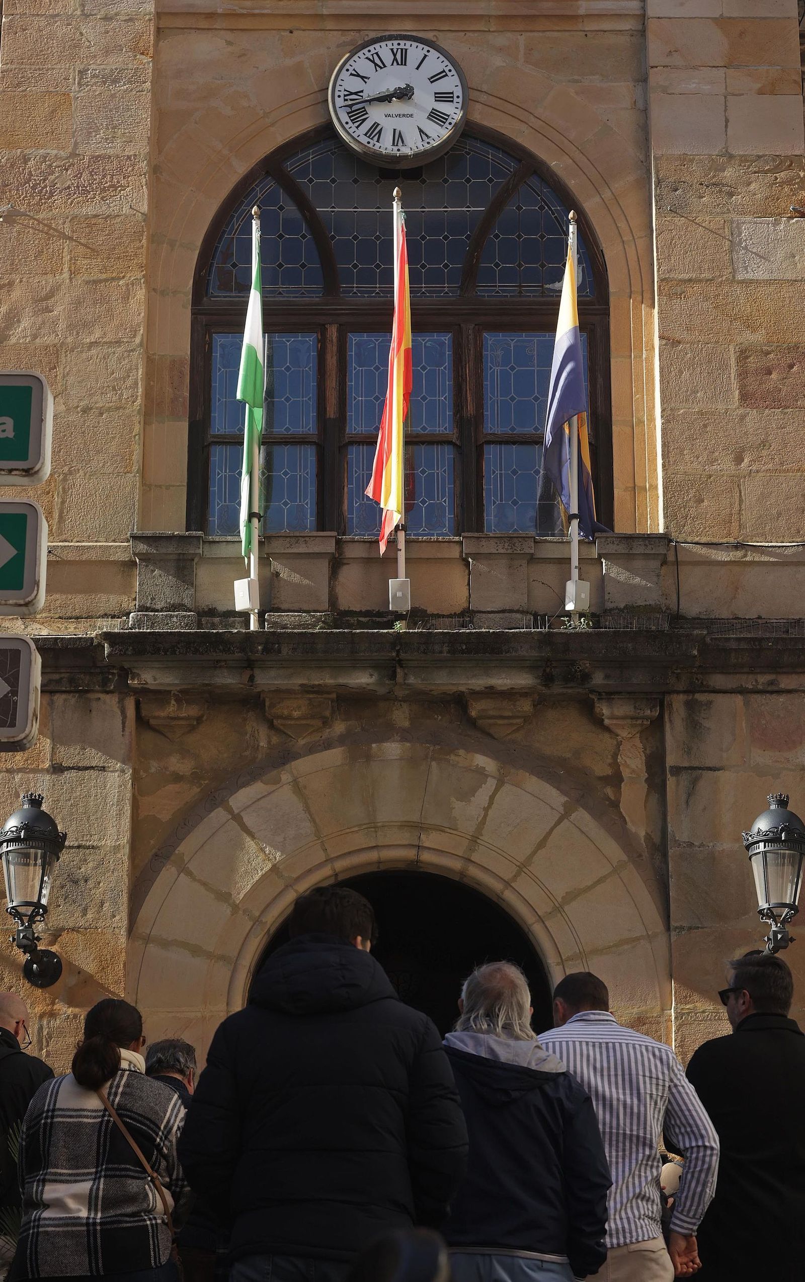 La consternación en Algeciras por la tragedia ferroviaria de Adamuz, en imágenes