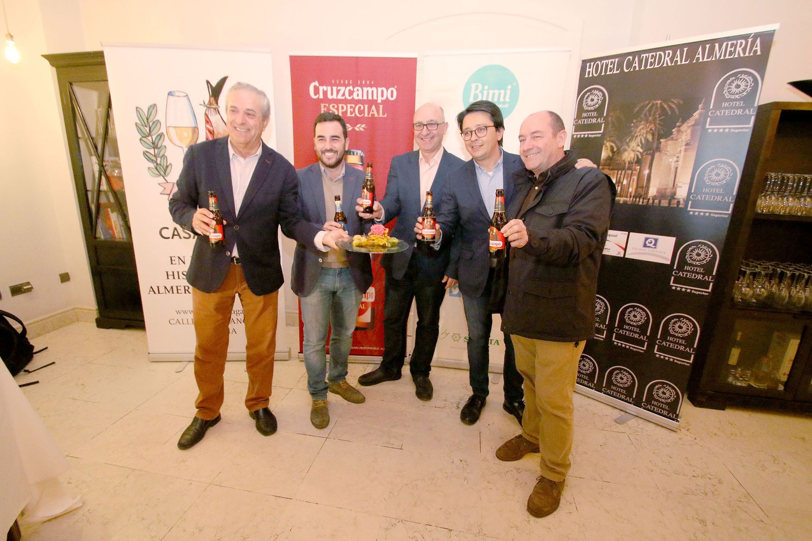 Un brindis por el cine.