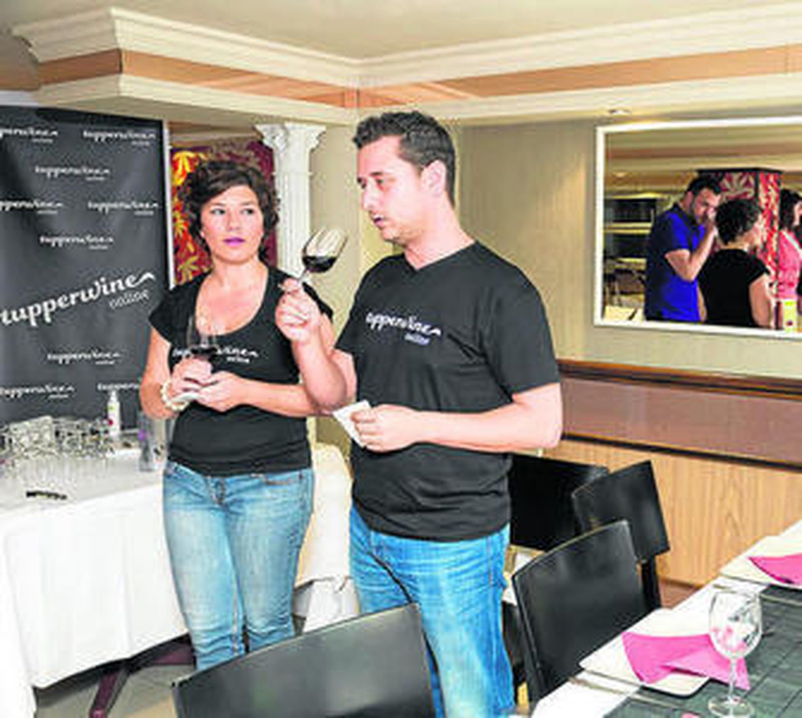 Los dos empresarios creadores de Tupperware Online.