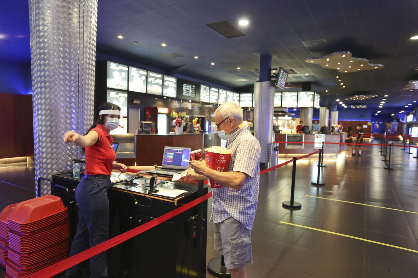 El regreso de los cines a Málaga, en fotos