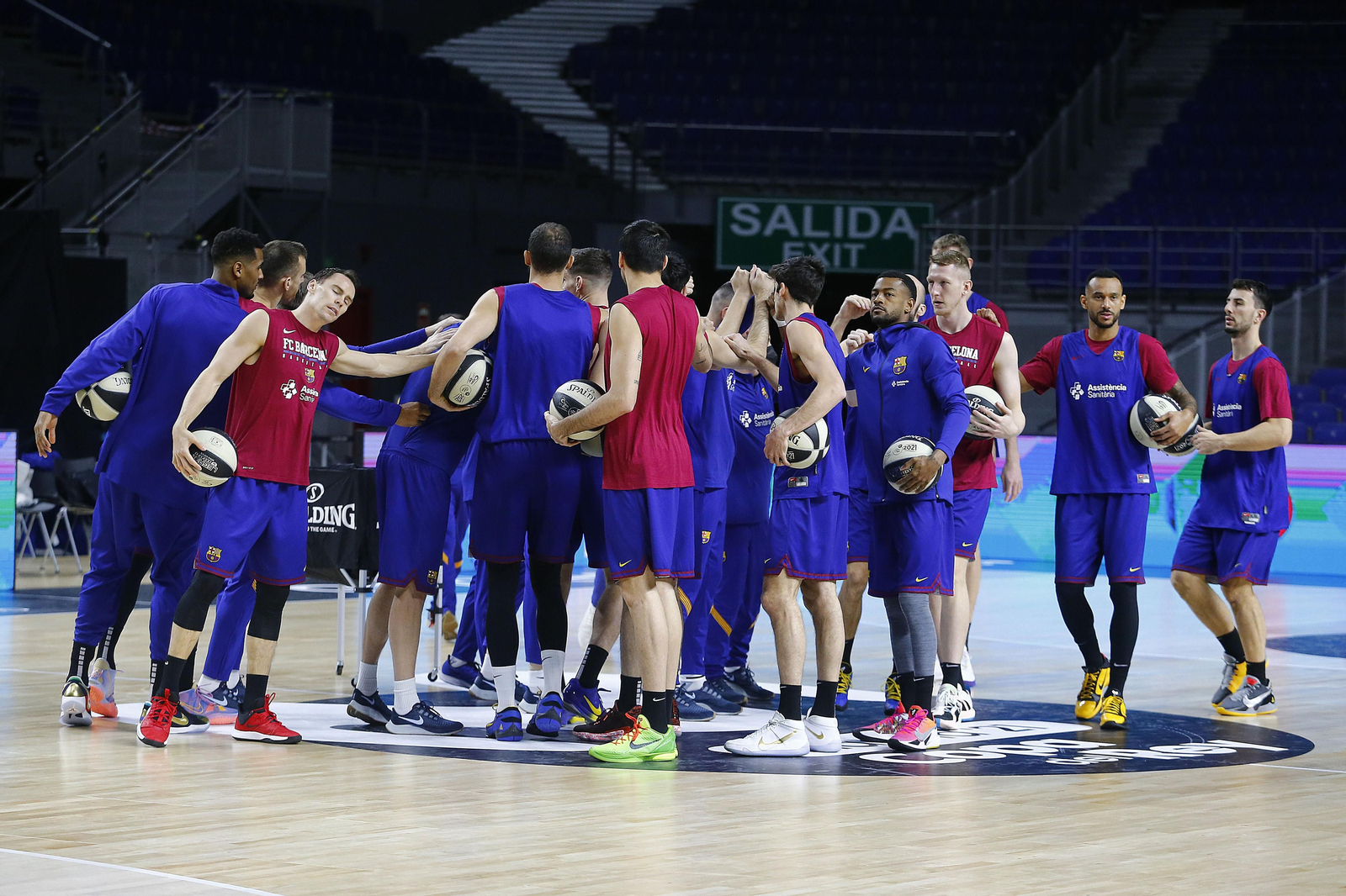 FOTOS. Buen rollo entre el Barça y el Unicaja en las horas previas