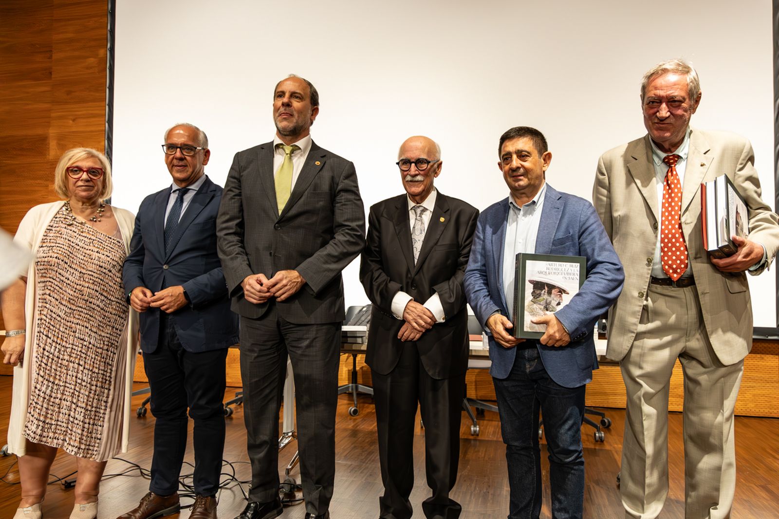 Asi ha sido el homenaje a Arturo Ruiz.