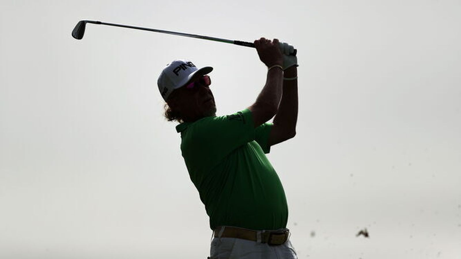 Miguel Ángel Jiménez golpea desde la calle.