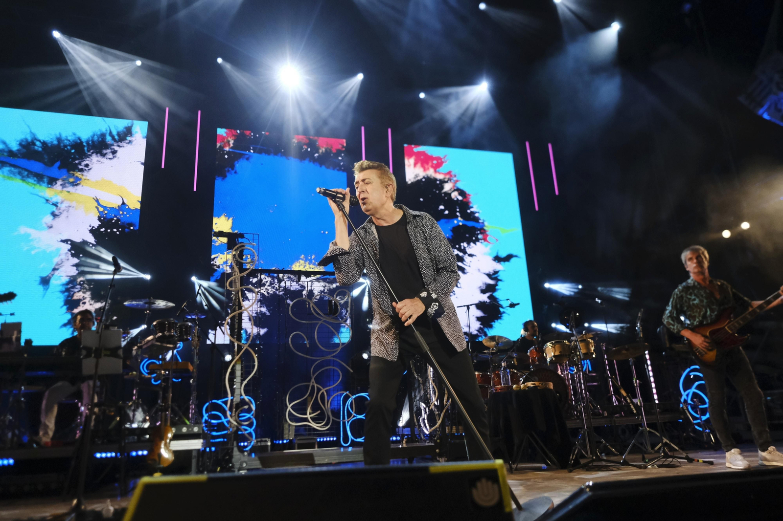 El concierto de Manolo García en el teatro de la Axerquía de Córdoba, en fotografías