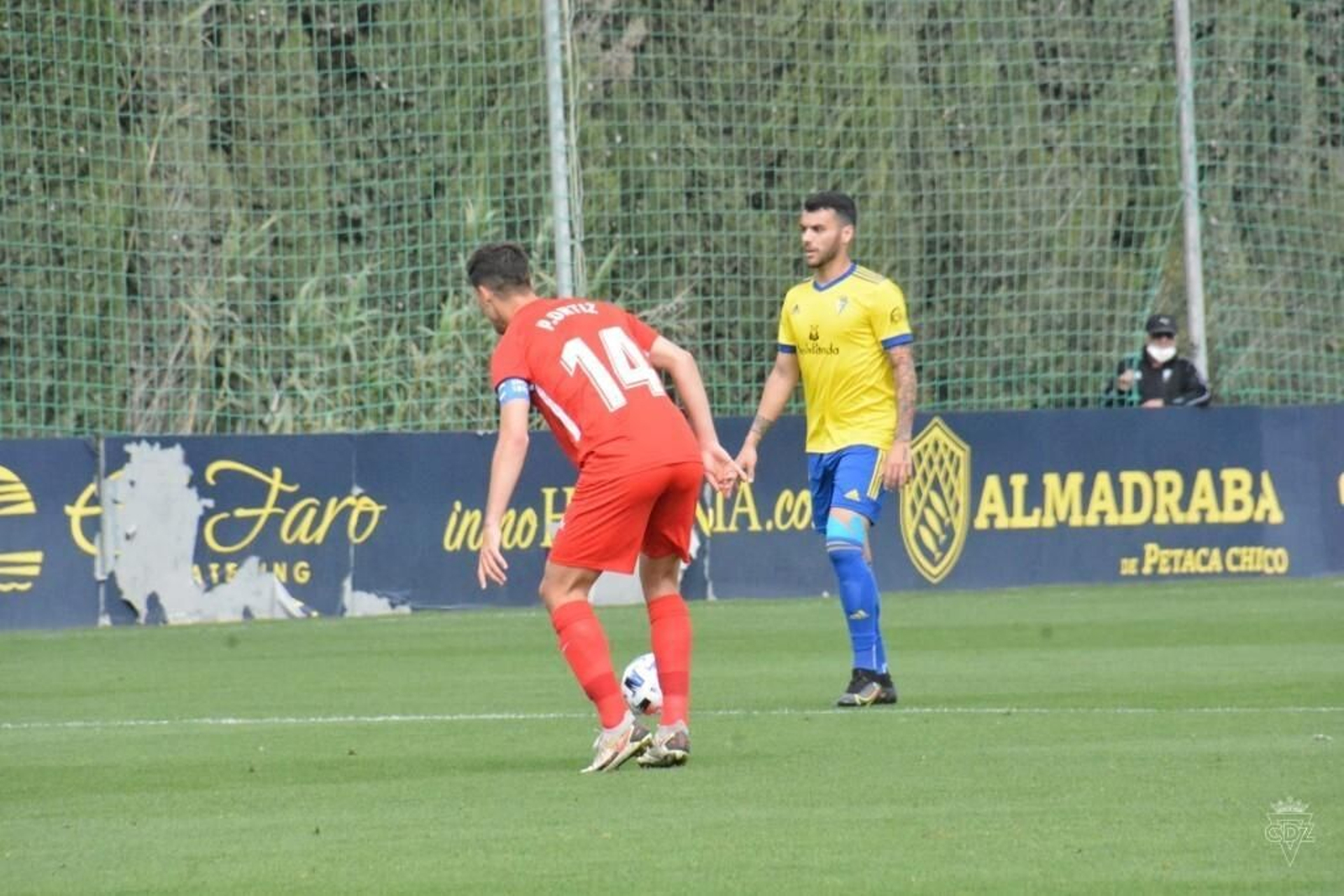 Álex Martín debe cumplir sanción y no forma parte de la expedición cadista.