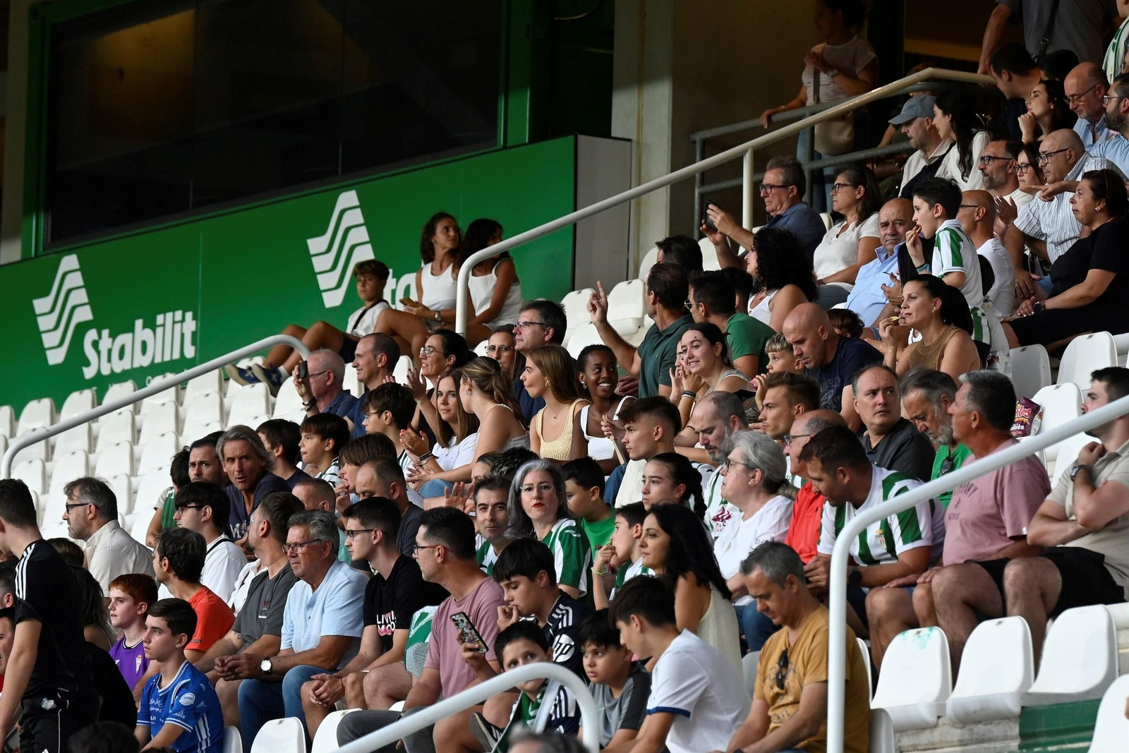 Las mejores fotos del ambiente en El Arcángel para el Córdoba CF - Real Madrid del Mundial de Clubes sub 18