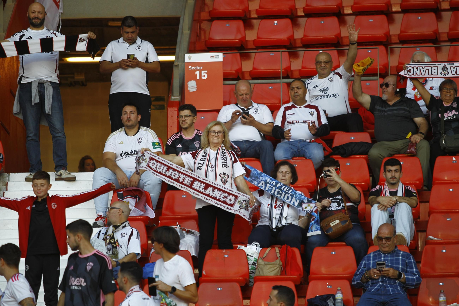 Búscate en las fotos del partido Almería-Albacete