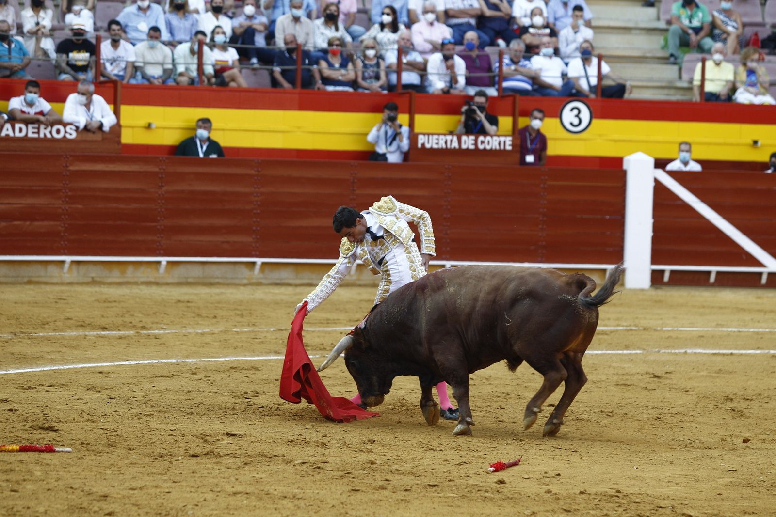 Fotogalería corrida de toros. Cayetano Rivera, Paco Ureña y Roca Rey. Roquetas de Mar.