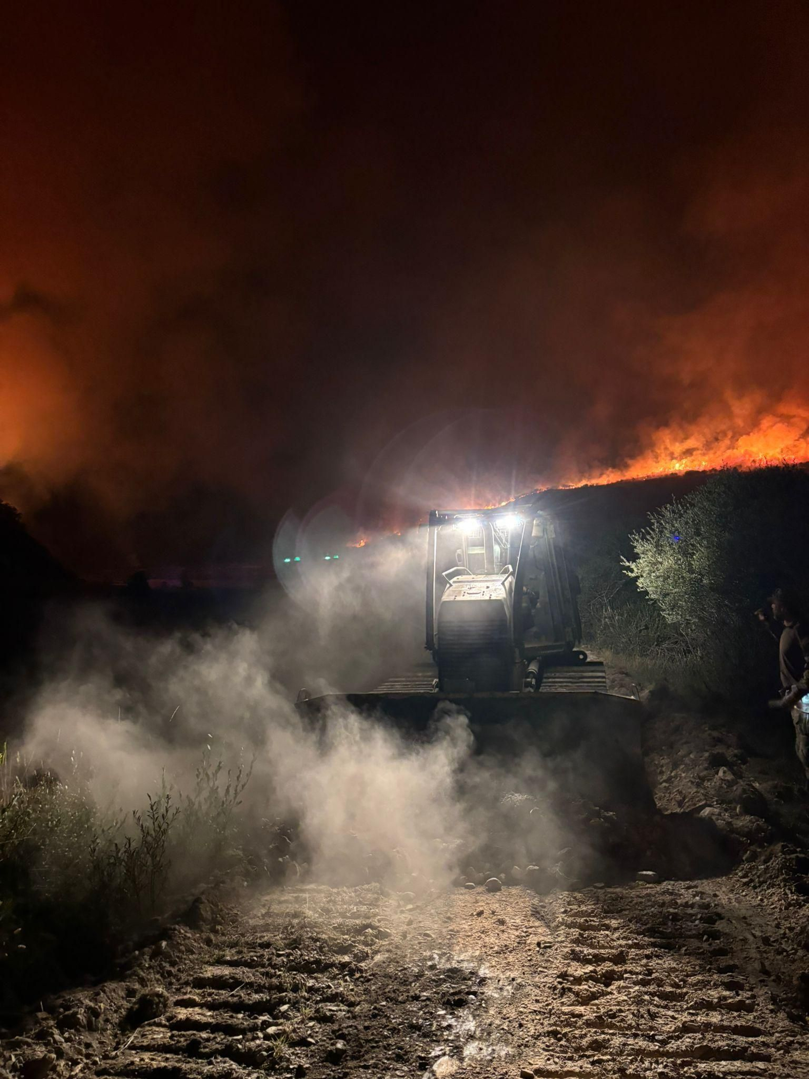 Las mejores imágenes de la Brigada Guzmán el Bueno de Córdoba en la lucha contra los incendios en León