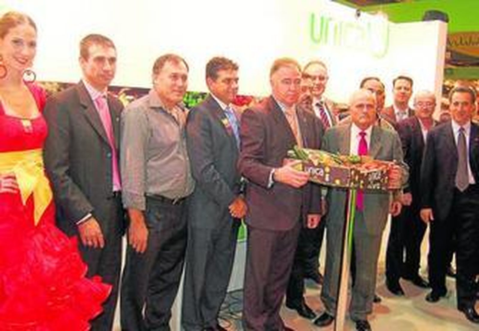 Representantes de las empresas que componen Unica en la presentación oficial en Fruit Attraction 2009.