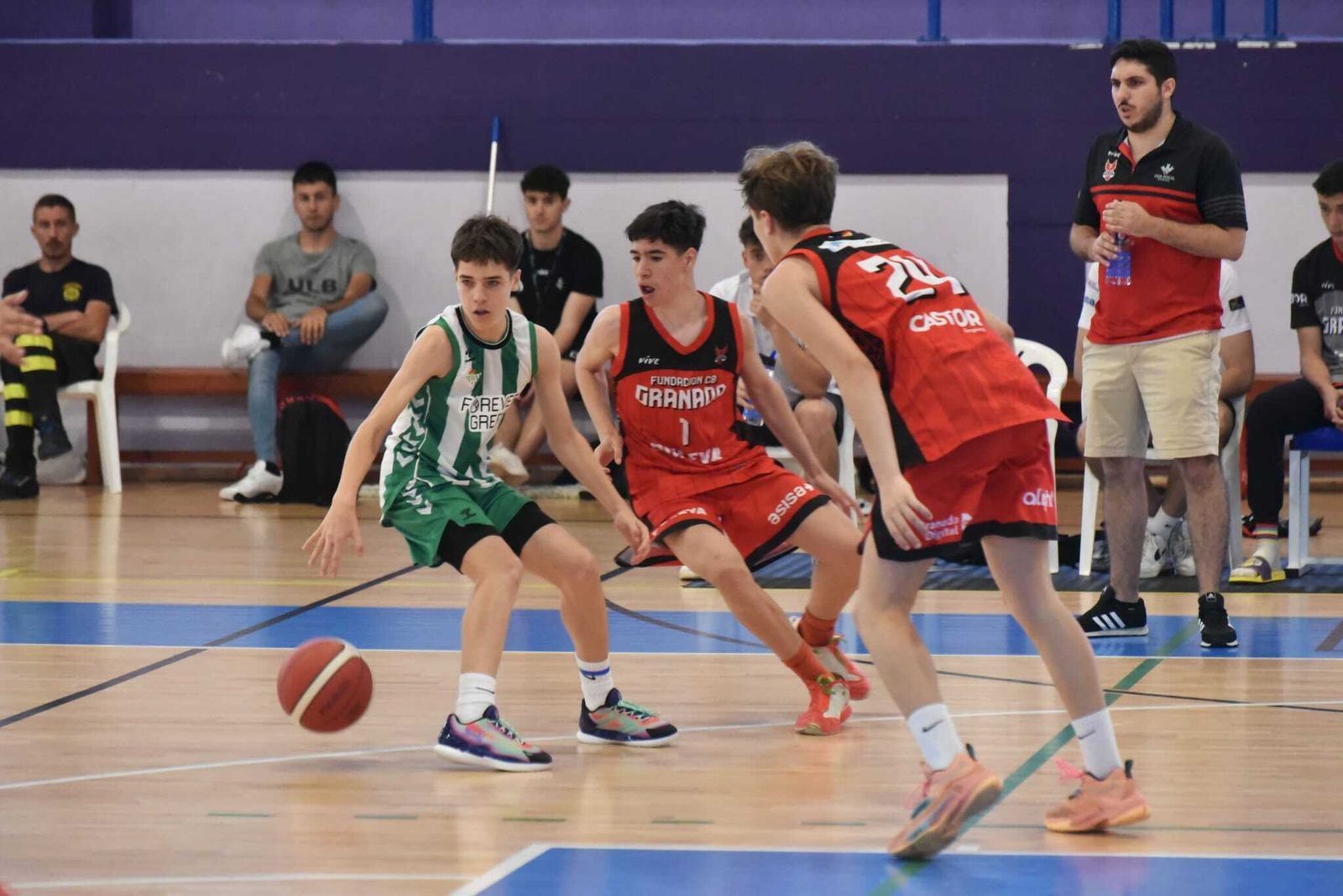 Las fotos de las semifinales del Cadeba infantil masculino de La Línea