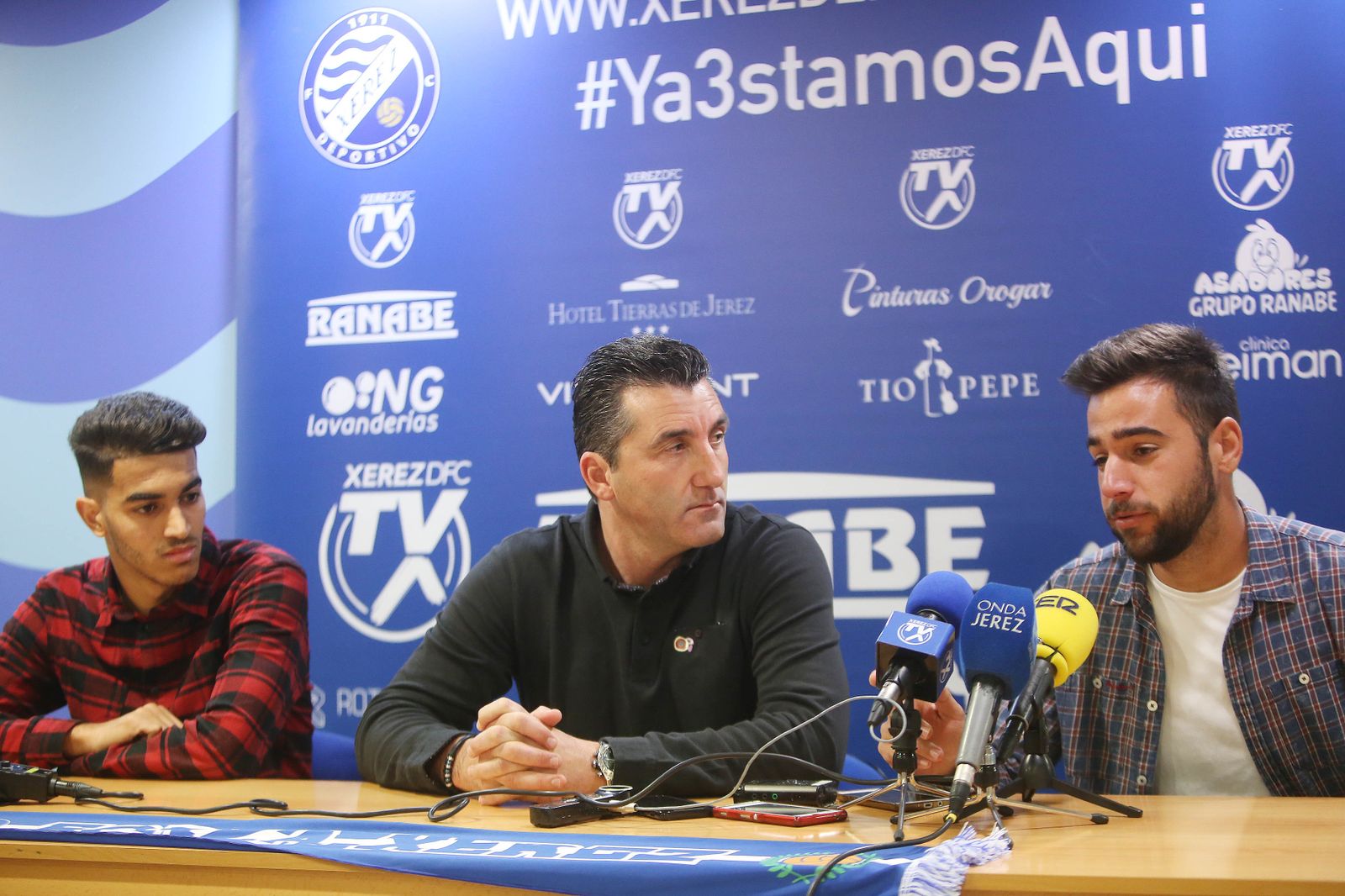 Edu Villegas, durante la presentación de Khalok y Antonio Jesús.