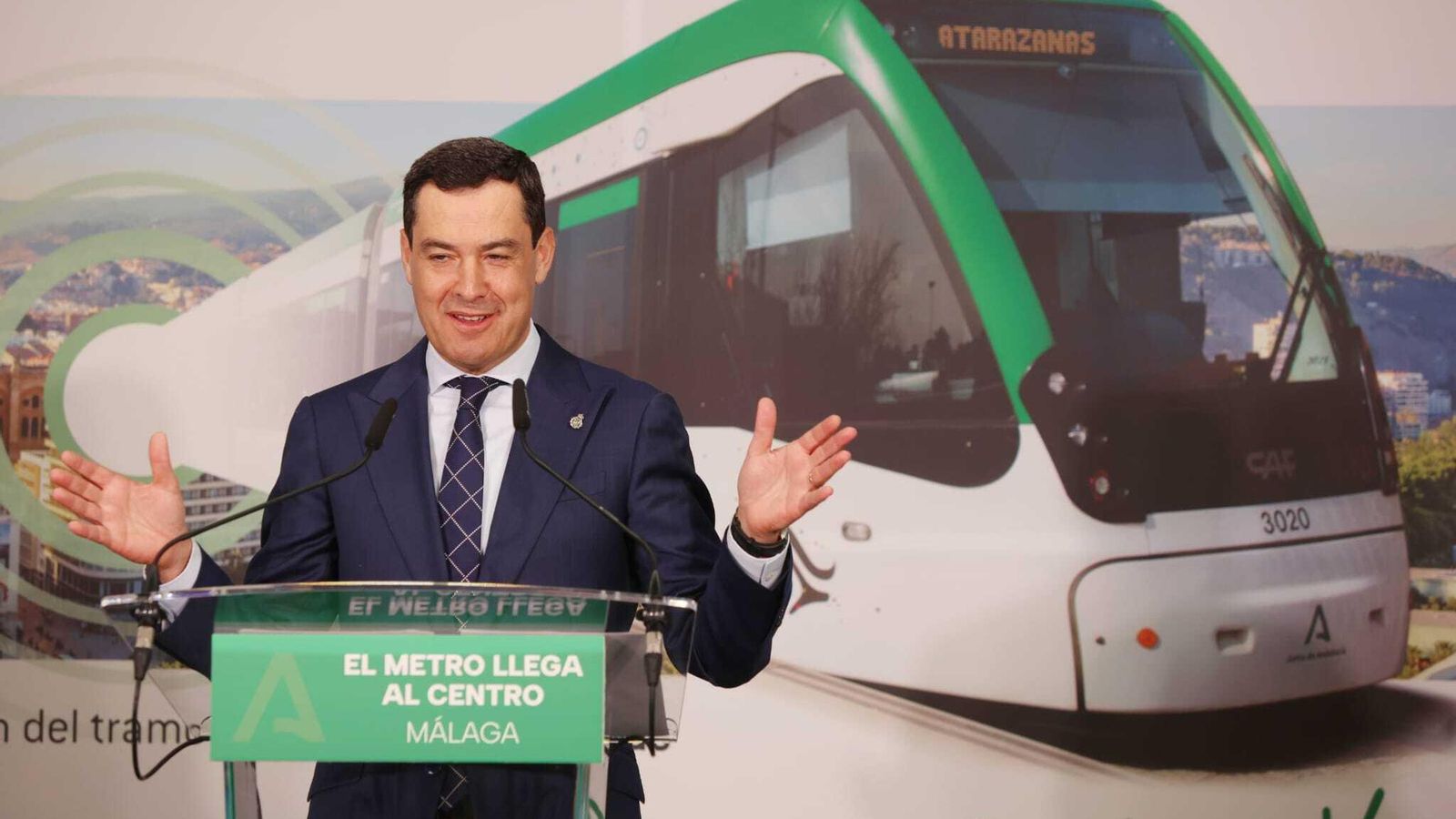 Juanma Moreno anuncia la bonificación del transporte público. Juanma Moreno anuncia la bonificación del transporte público.