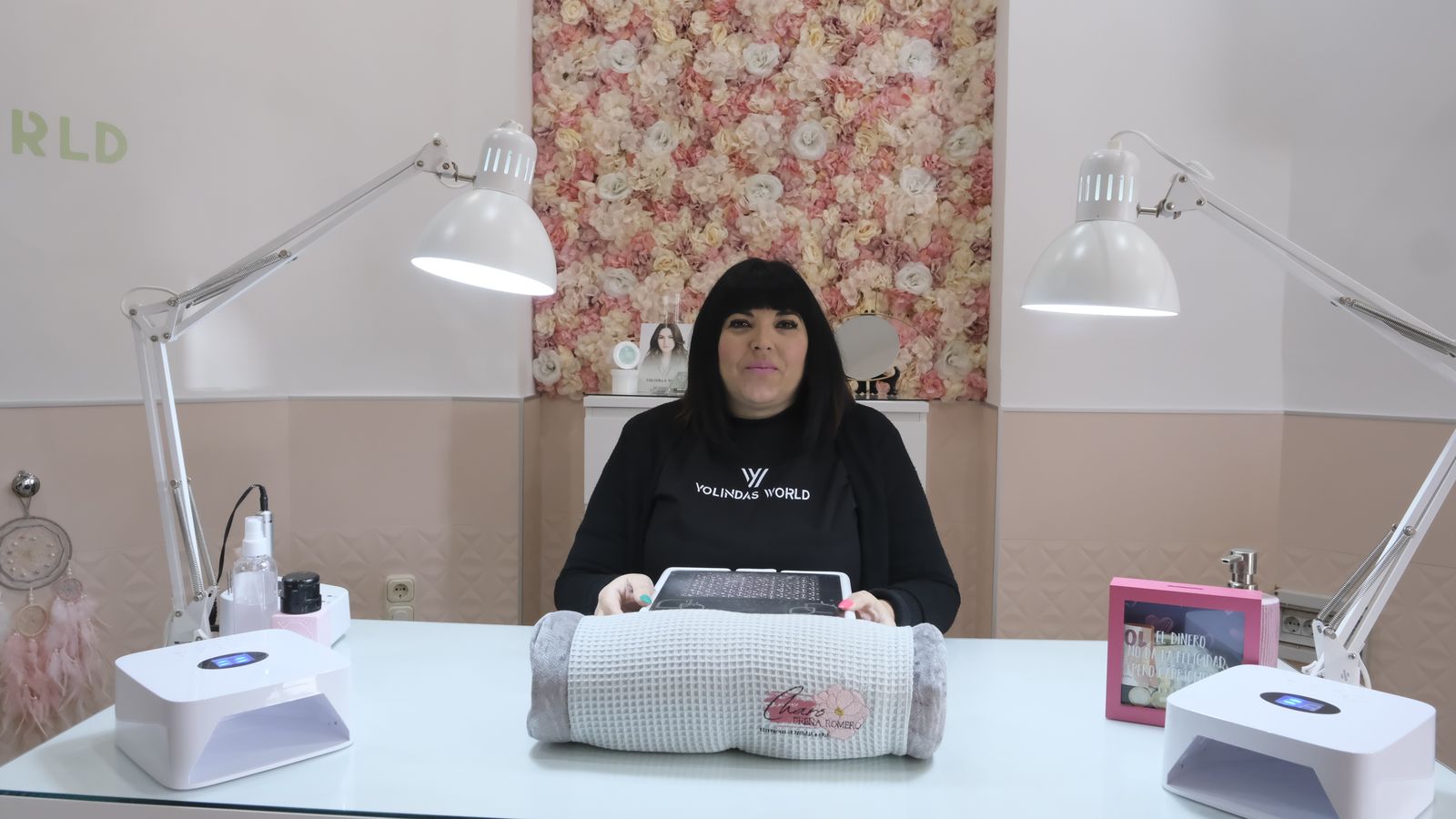 Charo Ureña es una convencida de que la manicura o pedicura debe ser una proyección de la personalidad de la clienta