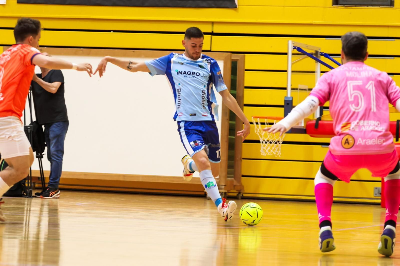 Pope en plena ejecución de un disparo durante el último encuentro disputado por los ejidenses en casa.