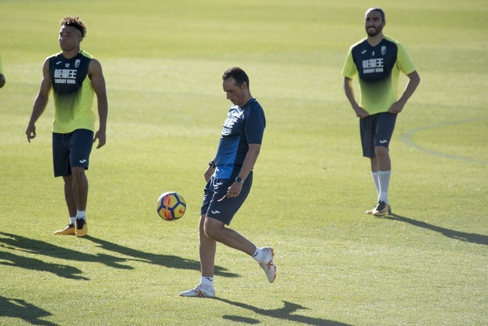 José Luis Oltra podría continuar con Kunde en la titularidad pese a recuperar a Montoro, mientras que la baja de Chico la cubrirá Germán.