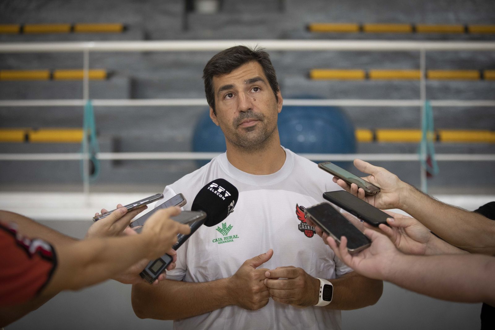 Pablo Pin atiende a los medios