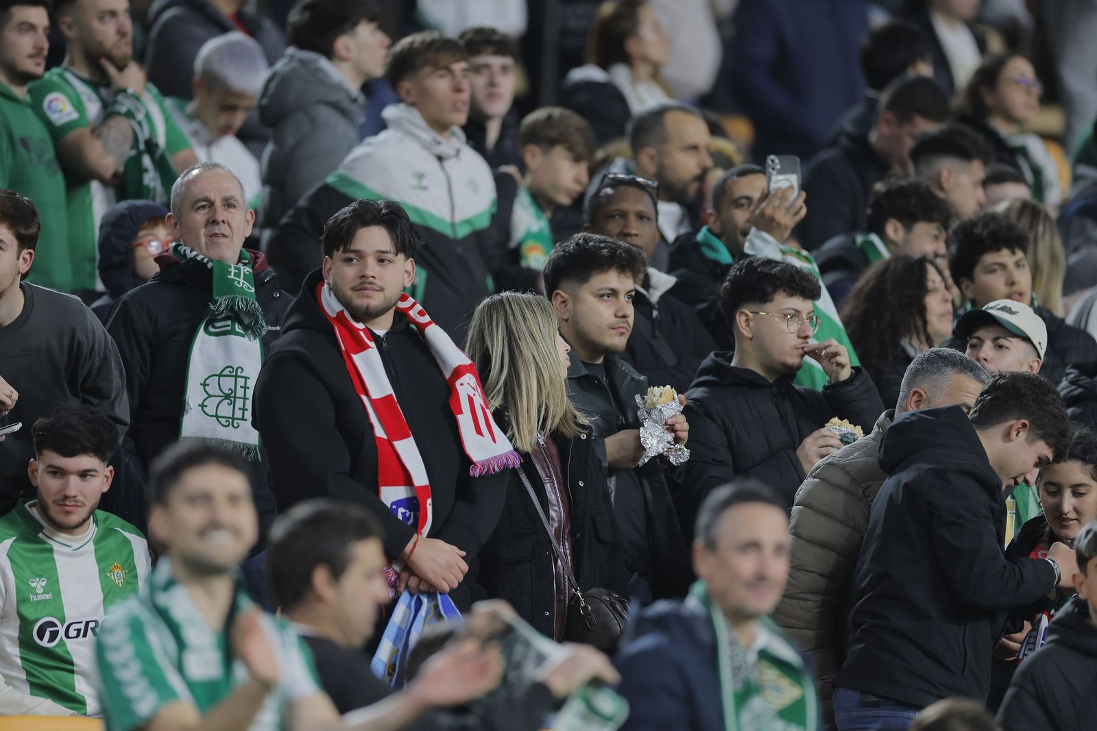 Búscate en las fotos del Betis - Atlético de Madrid