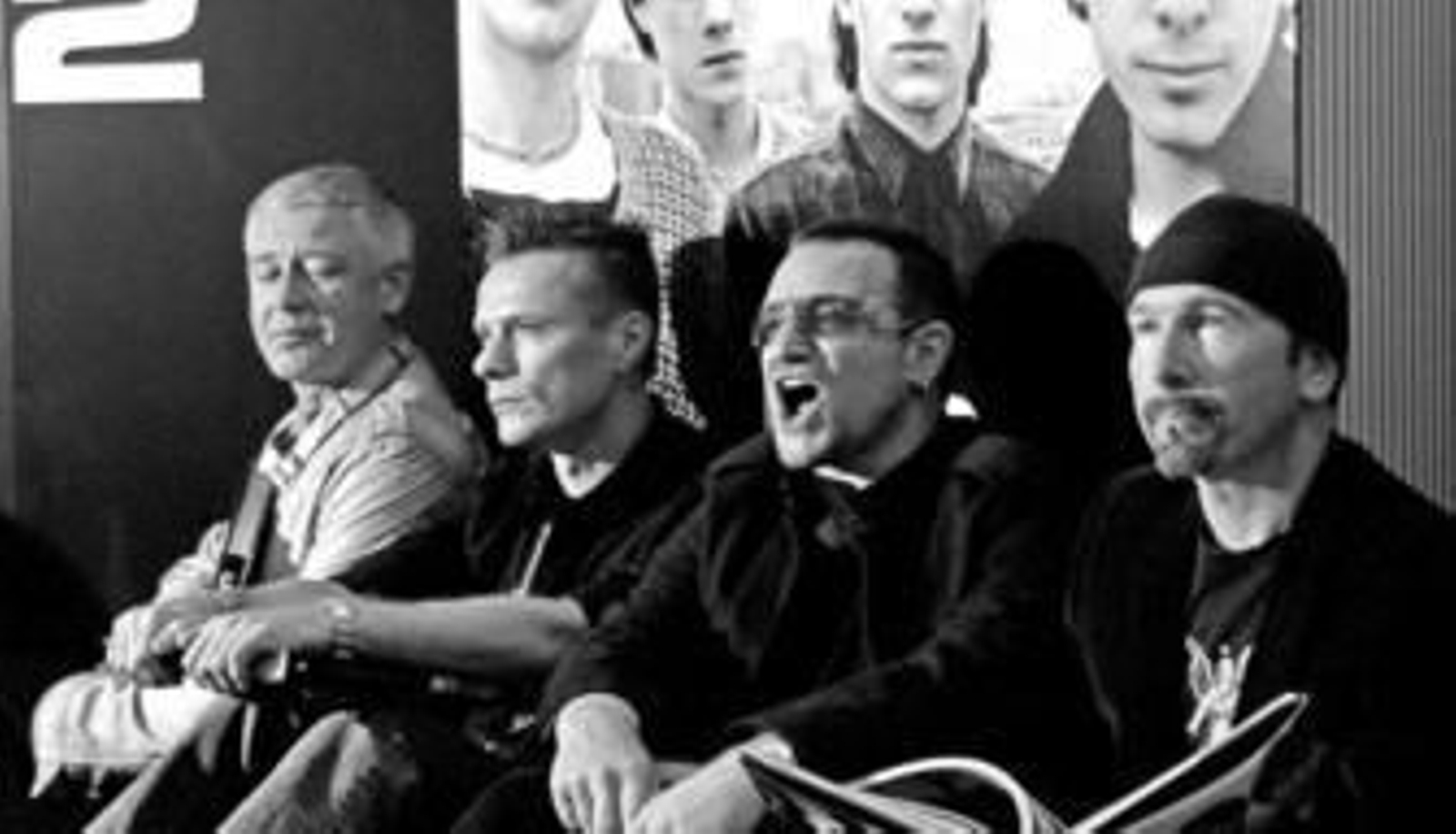 Los cuatro componentes de U2 rescatan un disco de referencia en la música.