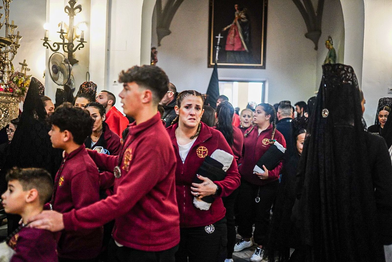 Fotos: Desolación bajo la lluvia en el Zaidín:  Trabajo y Luz suspende su estación de penitencia