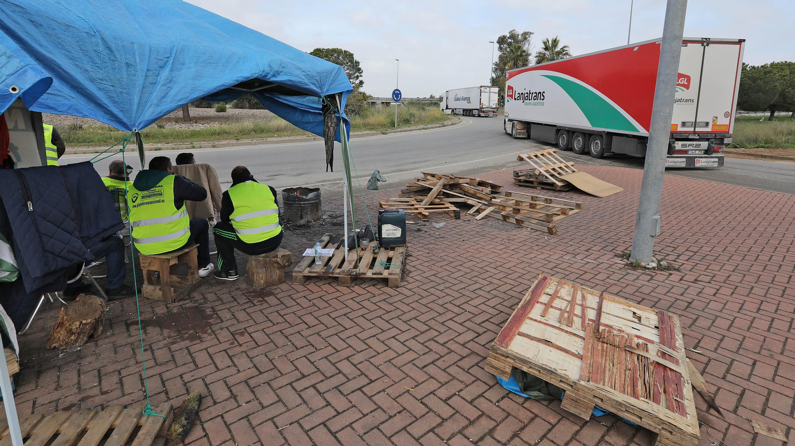 Siguen los paros de los transportistas de Plataforma en Jerez