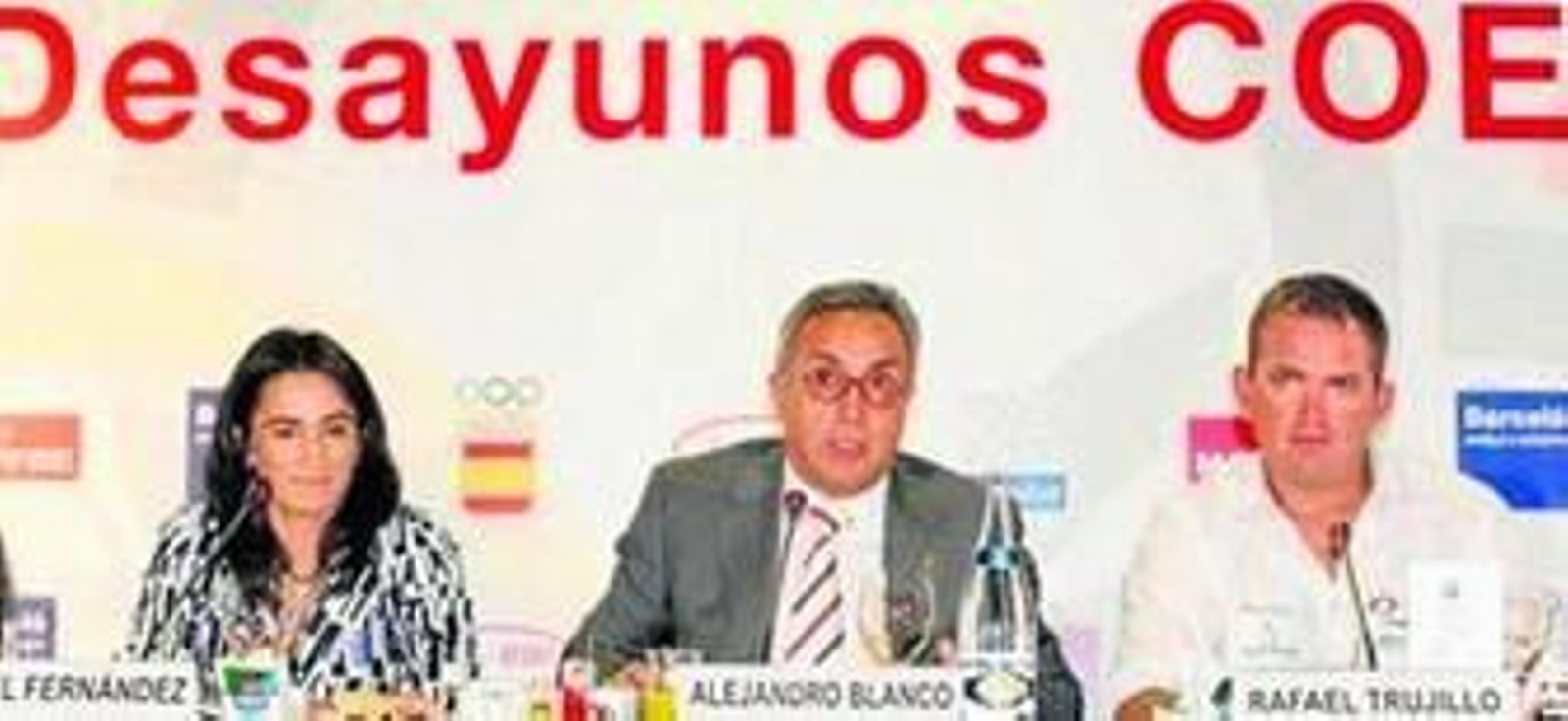 Un momento de la conferencia de ayer en el COE.