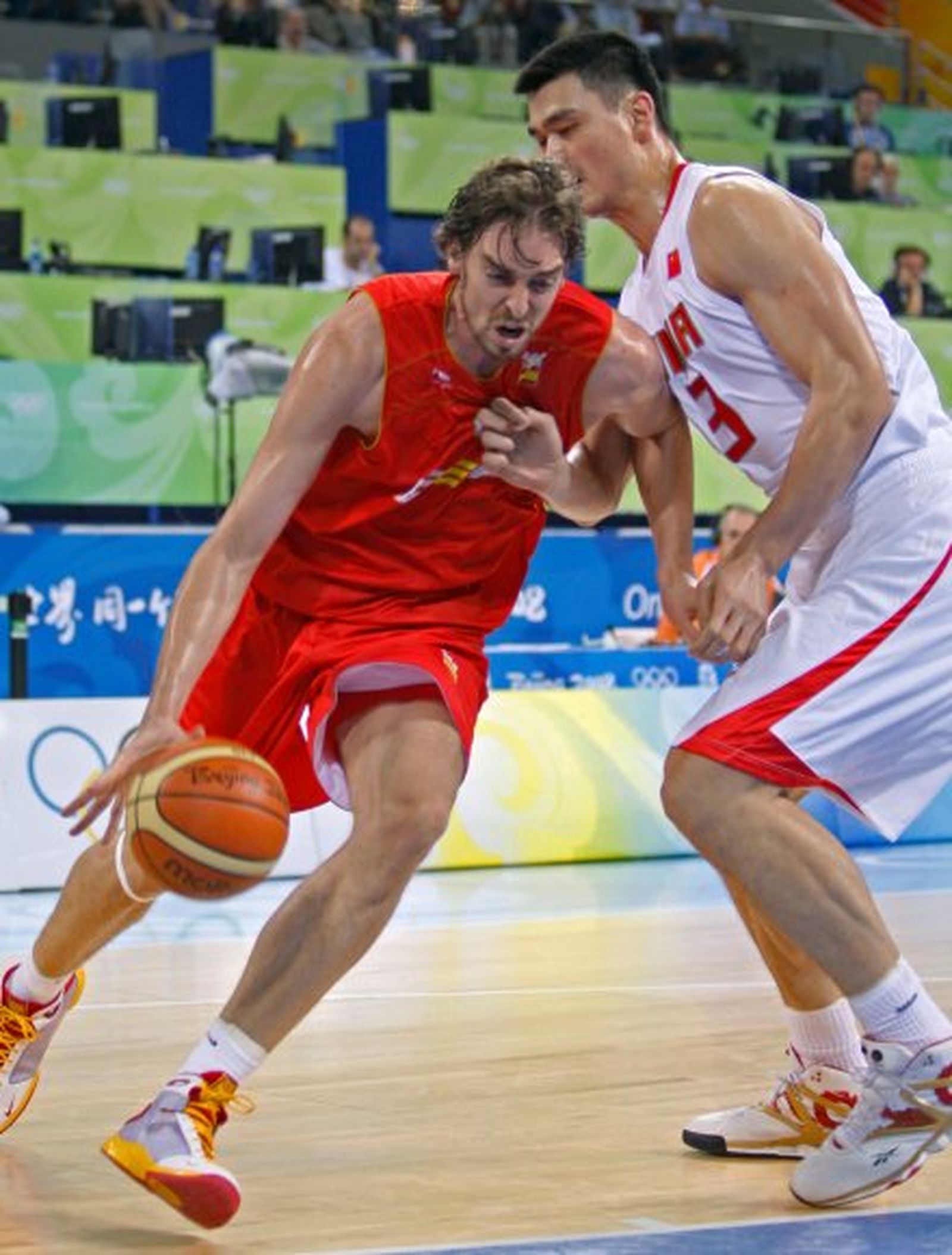 España derrota a China tras una épica remontada (85-75)