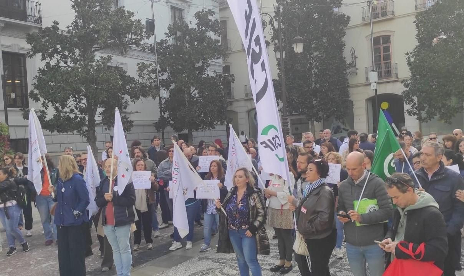 Protesta este martes en la Plaza del Carmen.