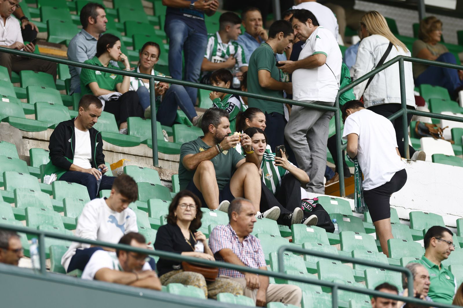 Búscate en las fotos del Betis-Atlético de Madrid