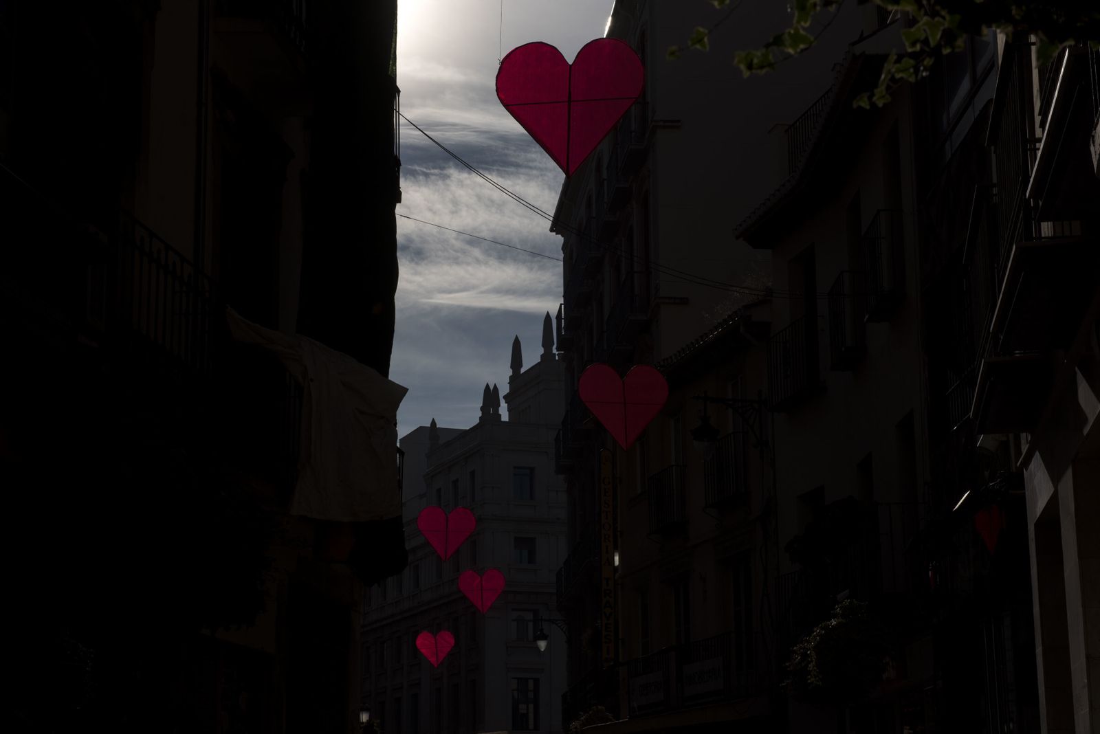 Granada se llena de corazones