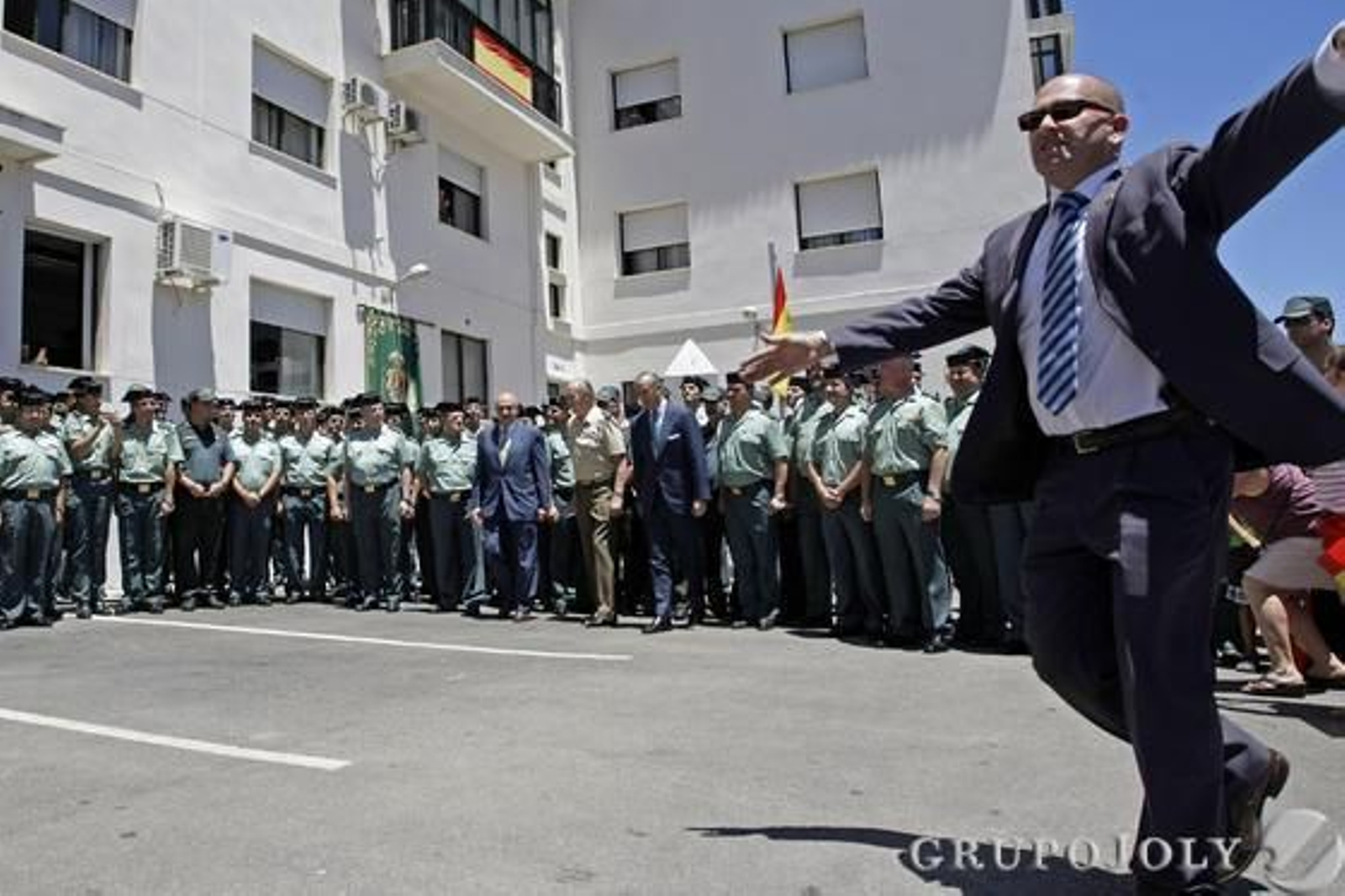 Don Juan Carlos muestra su apoyo a los pescadores y a la Guardia Civil por el trabajo que realizan./Erasmo Fenoy