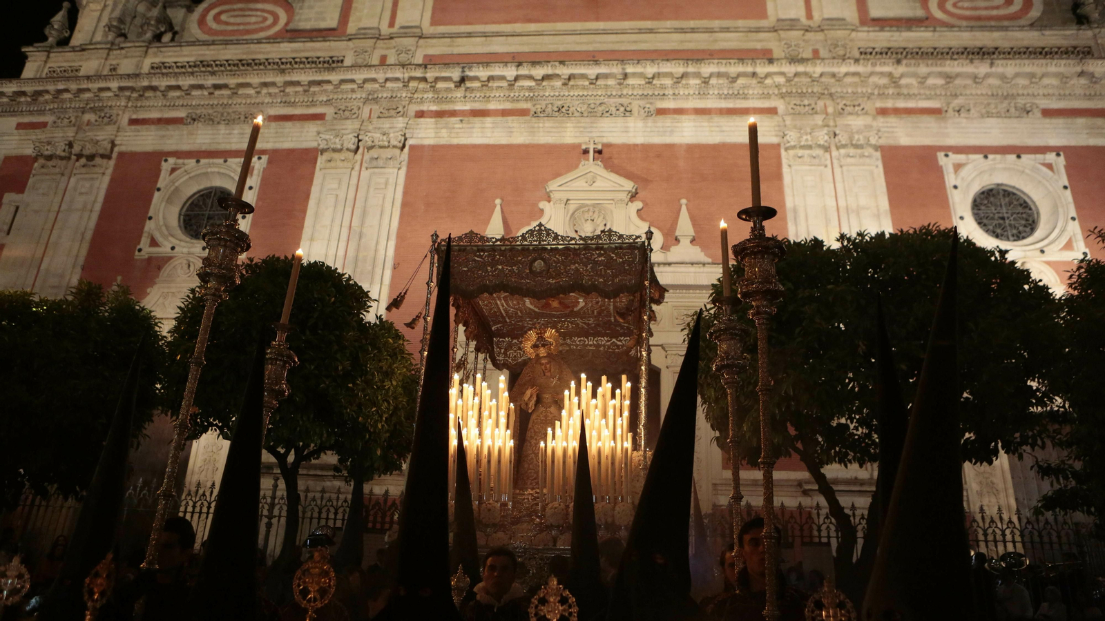 Las imágenes de la Hermandad del Amor
