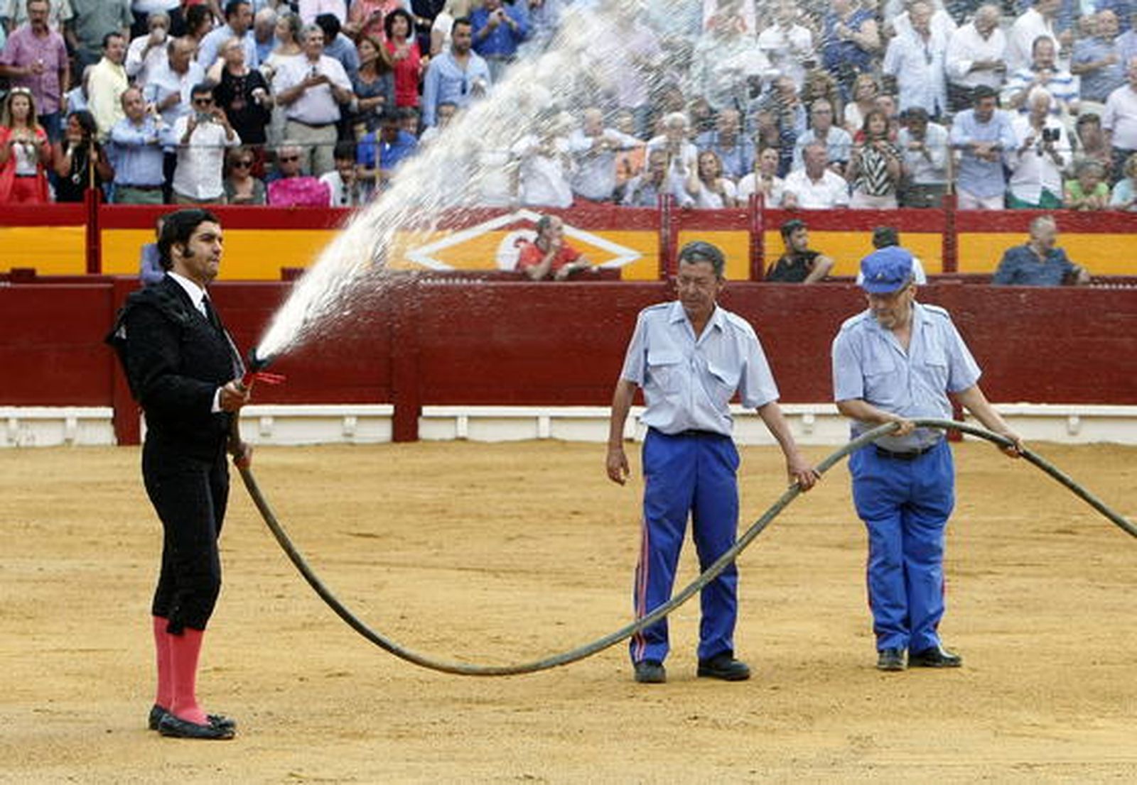 Un Juli dominador y un Talavante solvente abren la Puerta Grande