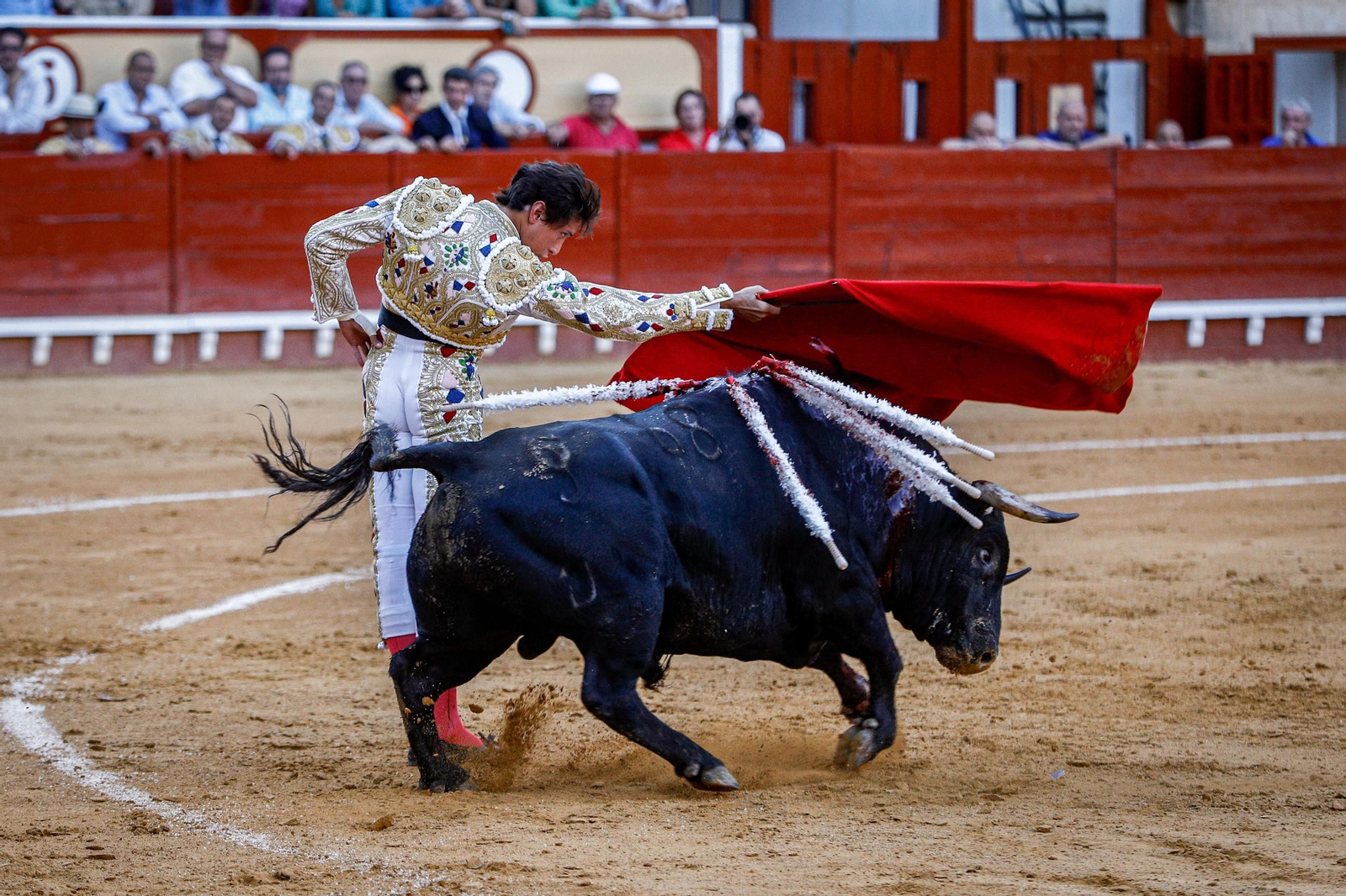 Imágenes de la corrida de toros en El Puerto: Manzanares, Roca Rey y Pablo Aguado