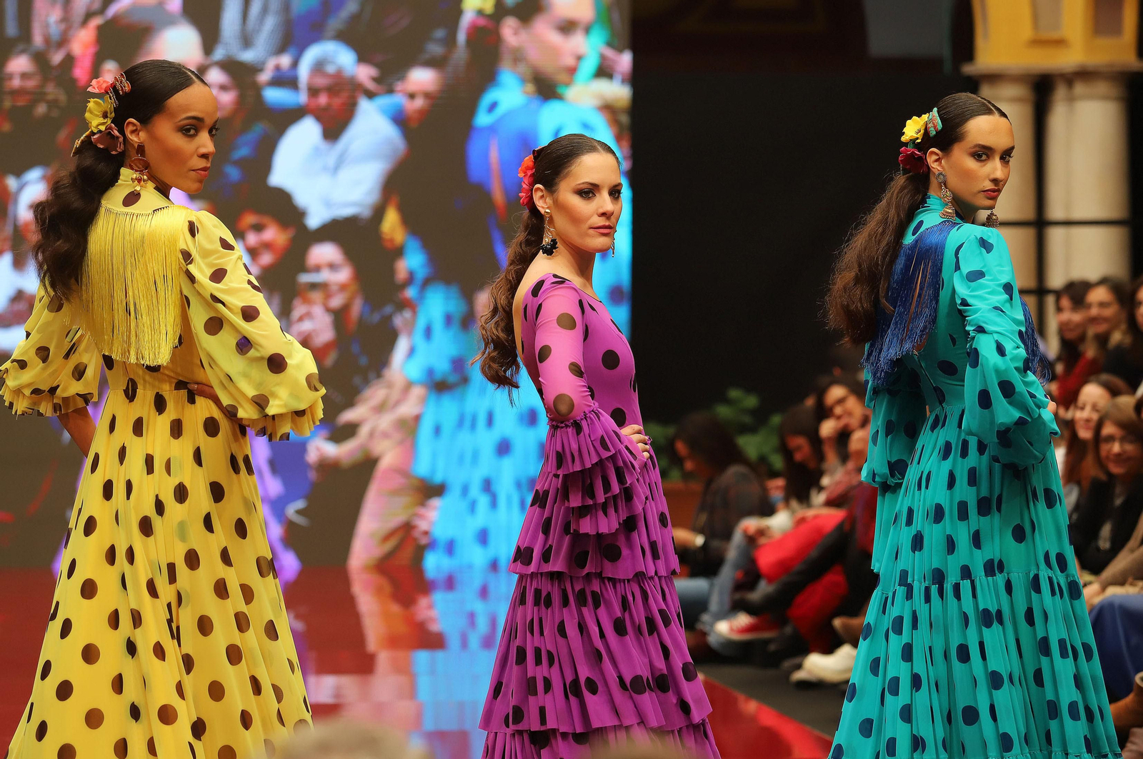 Huelva Flamenca 2023. Imágenes del desfile benéfico de El Ajolí a favor de Cruz Roja Española