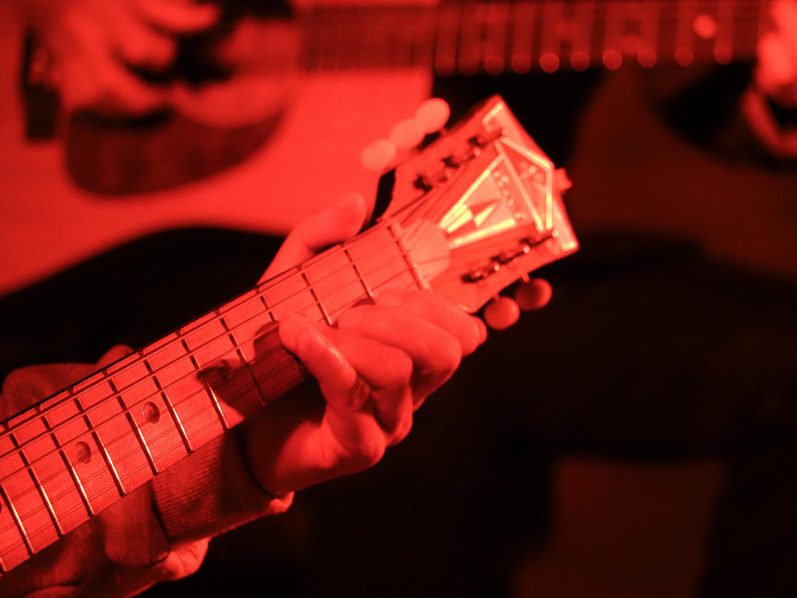 Las fotografías del concierto de Howe Gelb en la Iglesia de la Magdalena de Córdoba