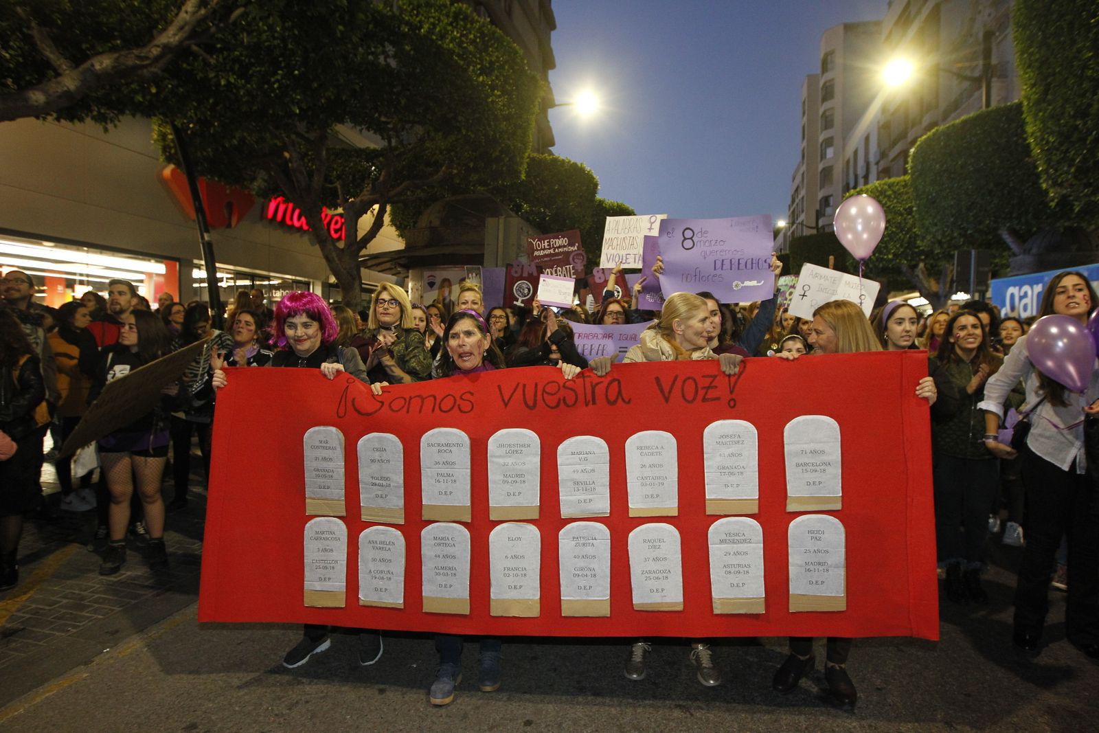 Fotogalería manifestación Día Internacional de la Mujer en Almería