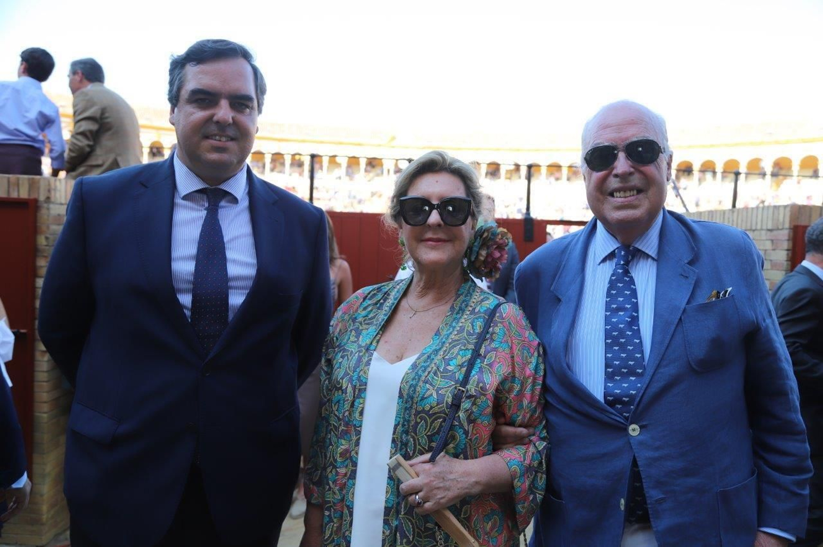 Las fotos de los famosos y la autoridades en la corrida del viernes de Feria de Abril