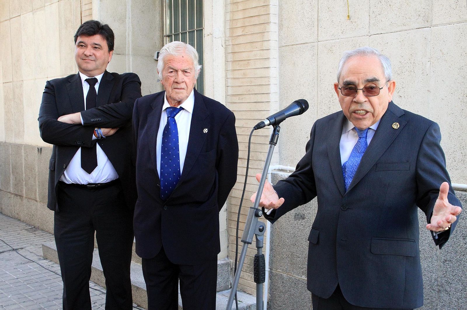 Acto de rotulación de la calle Abogado Juan José Domínguez en imágenes