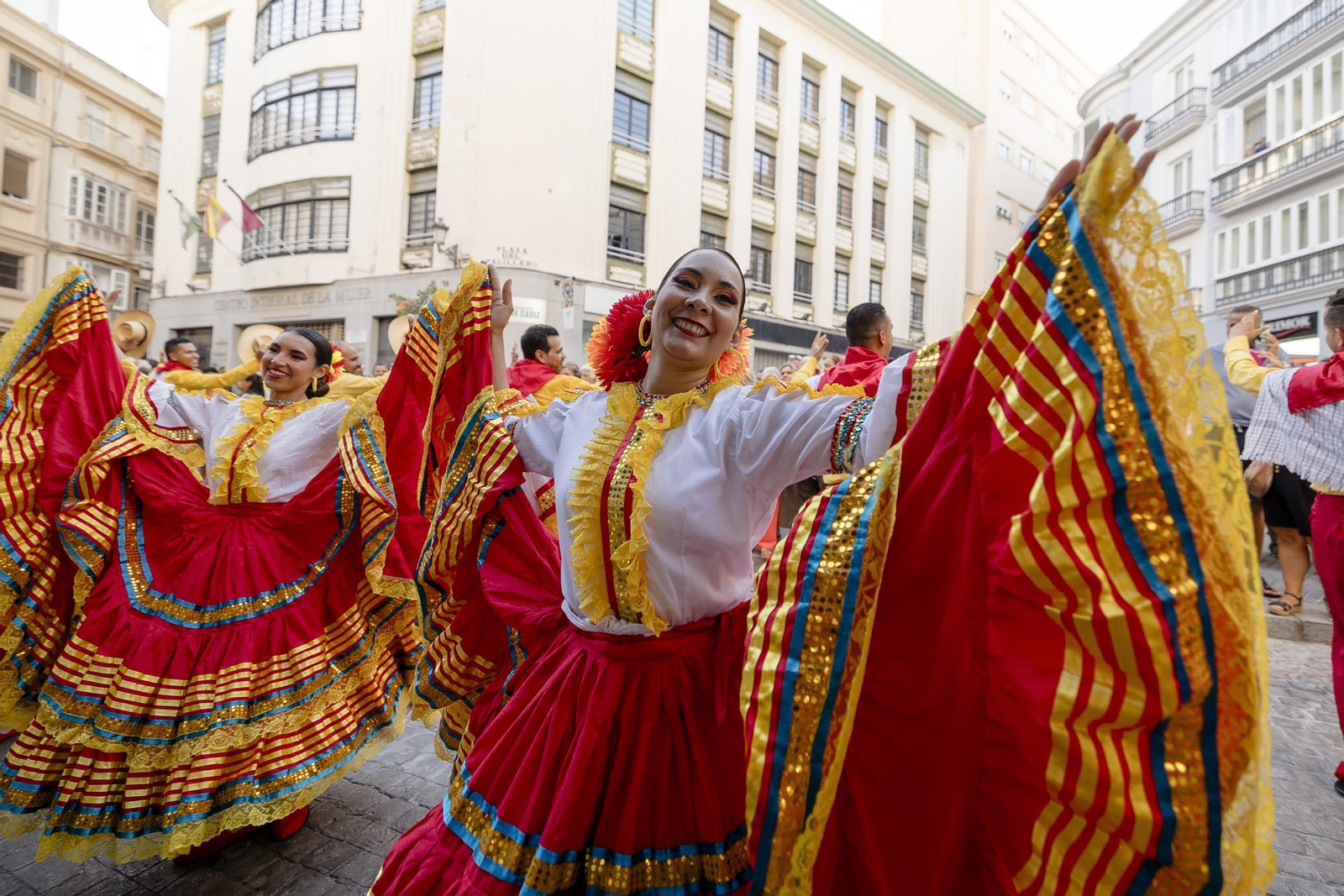 Las imágenes del desfile inaugural del XXX Festival de Folklore Ciudad de Cádiz