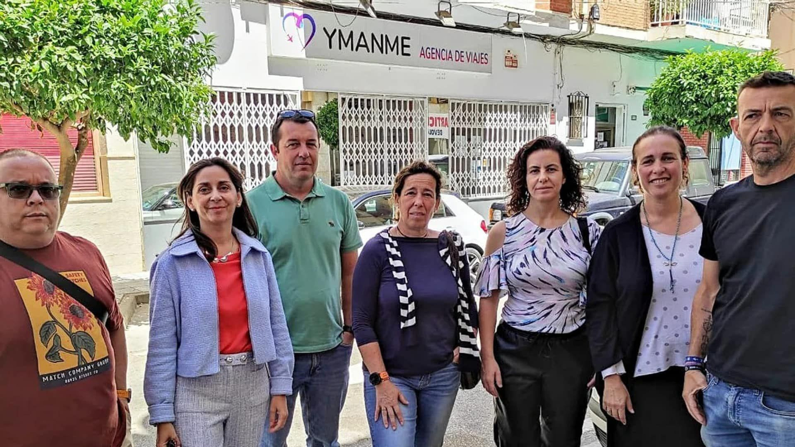 Familiares afectados del IES María Zambrano  por la presunta estafa de Ymanme Viajes