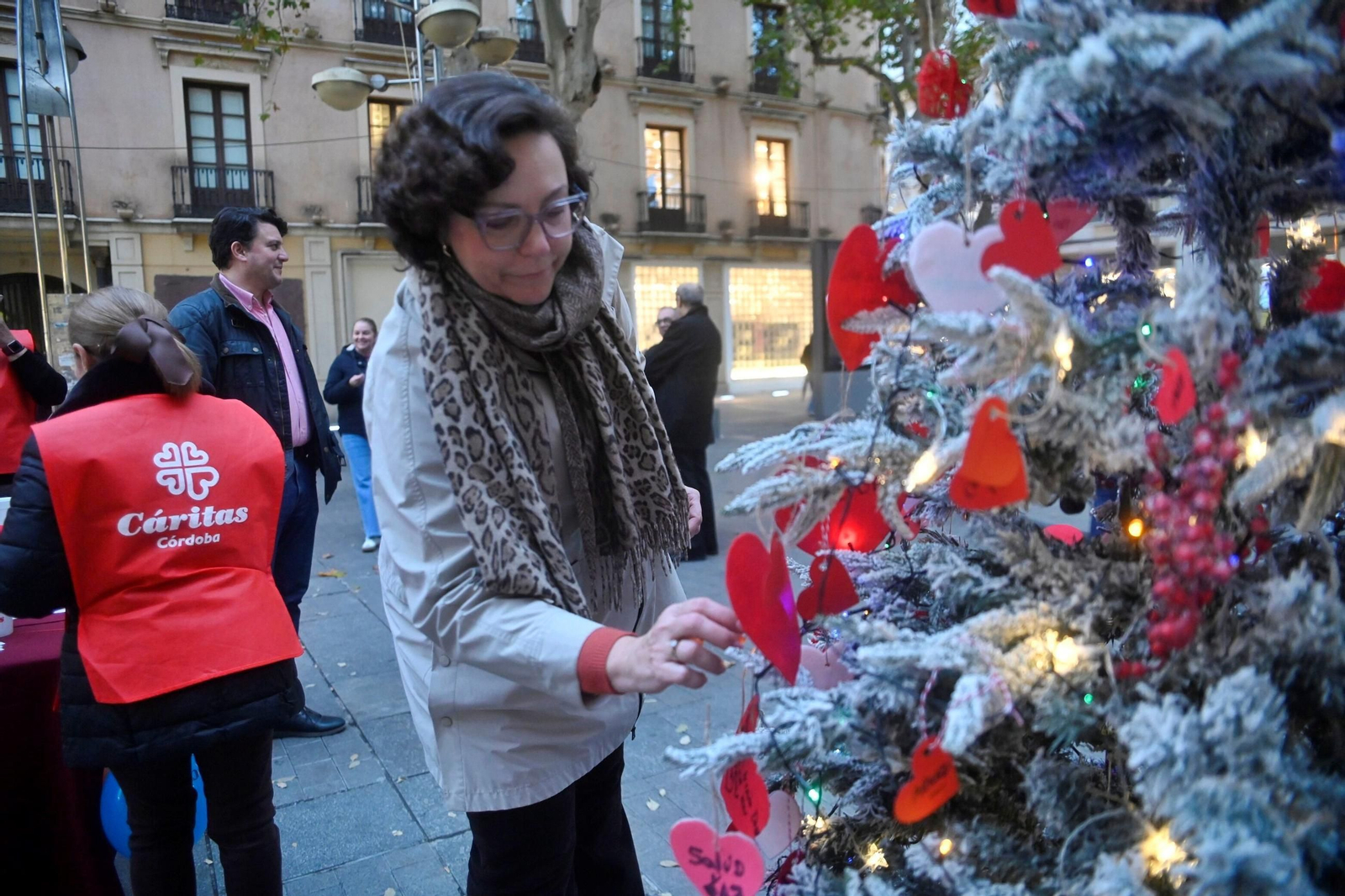 El árbol solidario de Cáritas en Córdoba