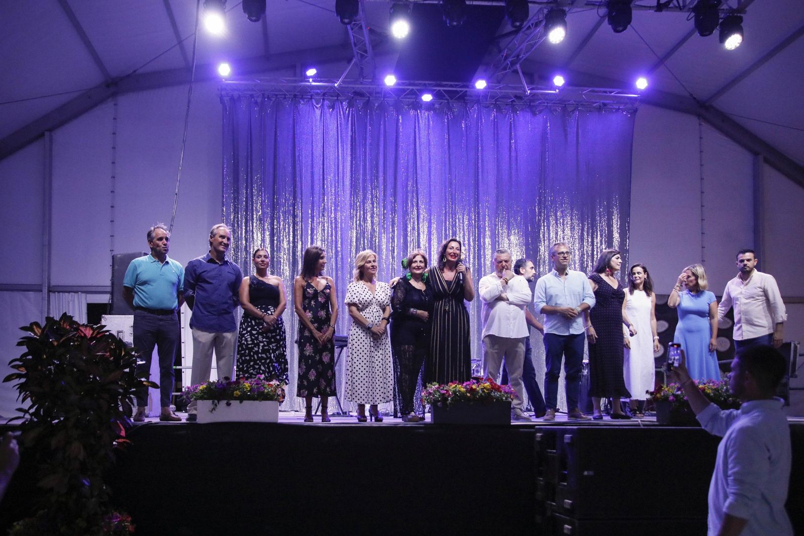 Las mejores imágenes del homenaje a los mayores en la caseta municipal de Almería