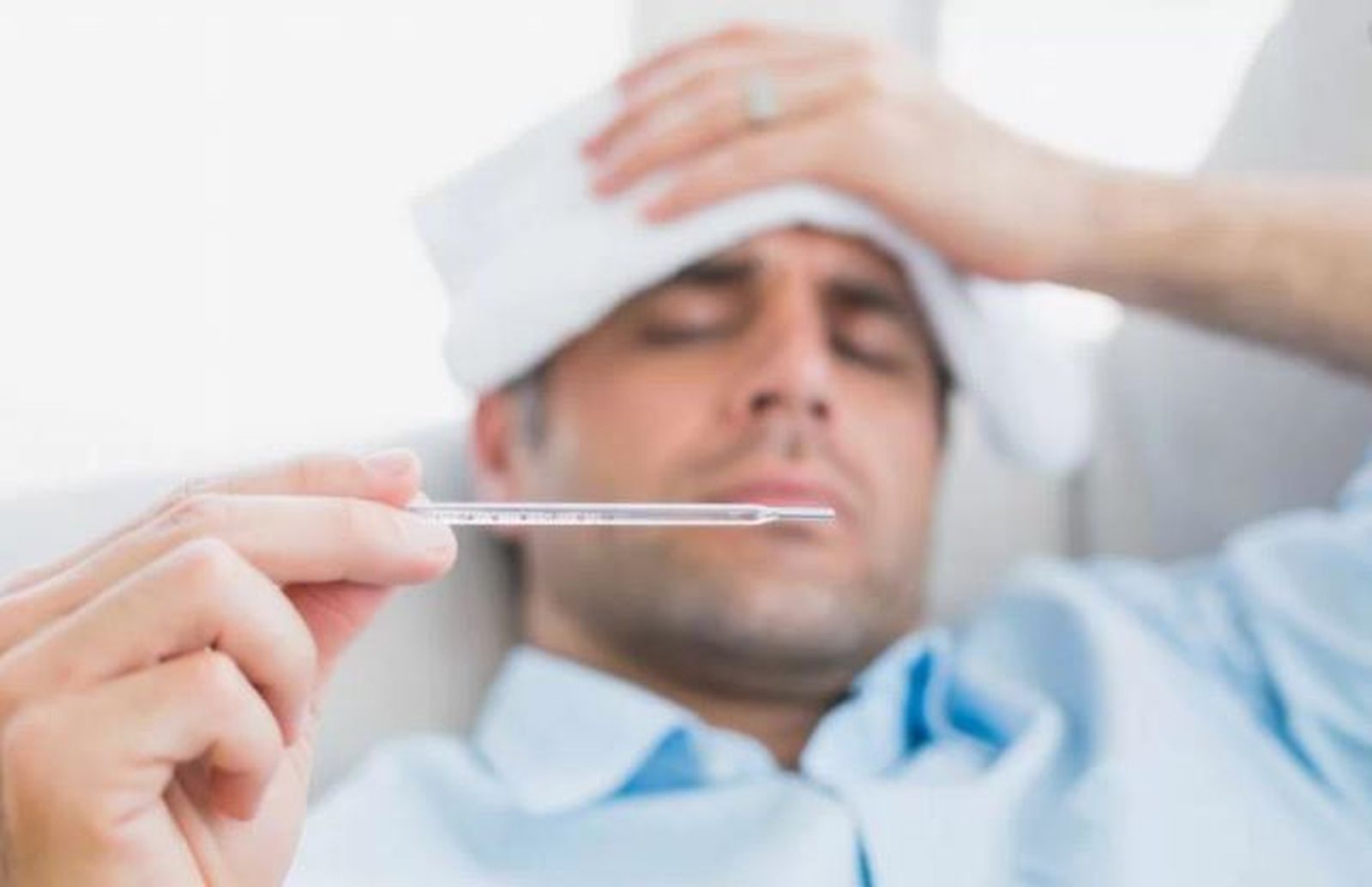 Un paciente con fiebre.